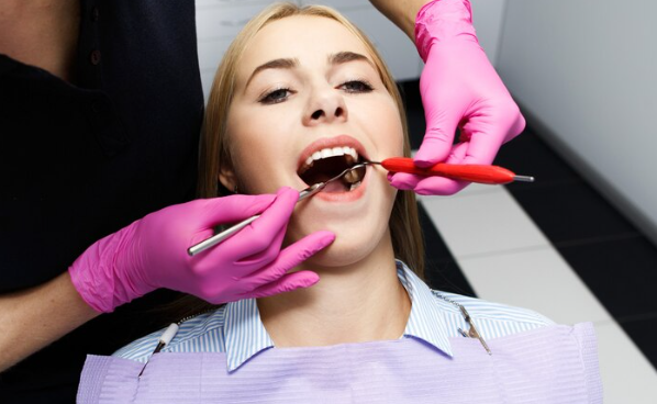 What To Do If My Dental Veneer Falls Off?